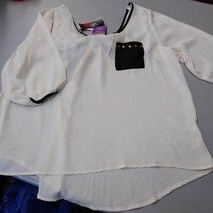 Plus size super sassy blouse w/ cut-out 2x